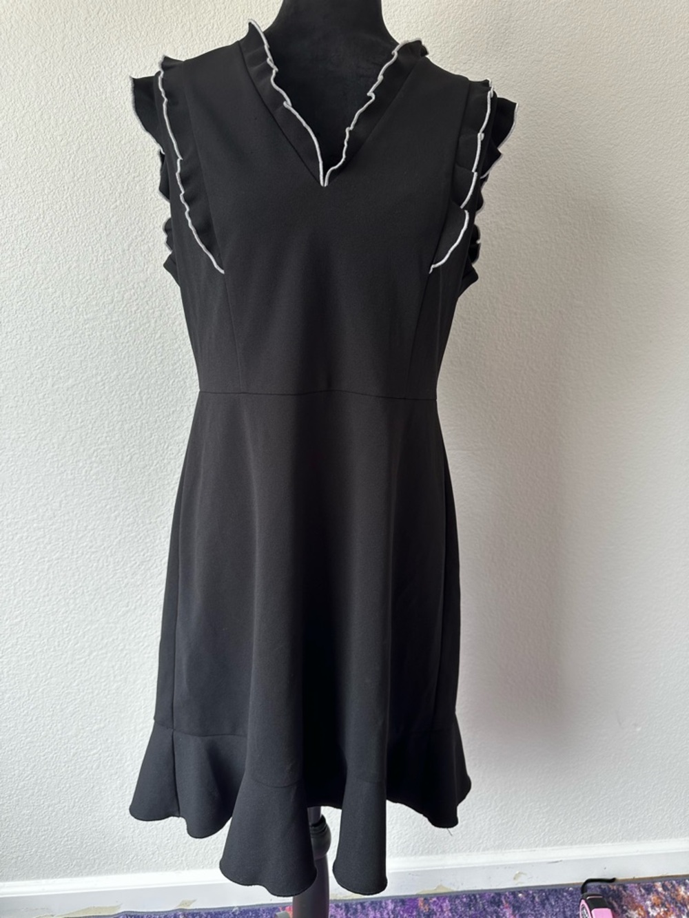 Karl Lagerfeld Paris Black Ruffle Trim Sleeveless Dress Size 10